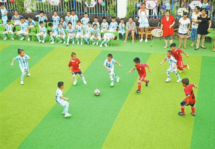 2019年3月26日,教育部办公厅发布了关于开展校园足球特色幼儿园试点